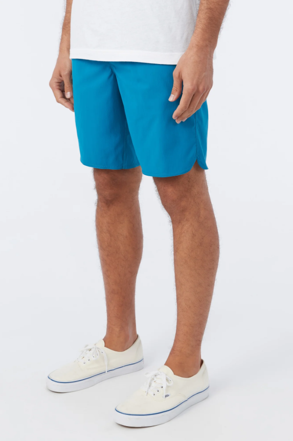 Traveler Camino 18inch Hybrid Short