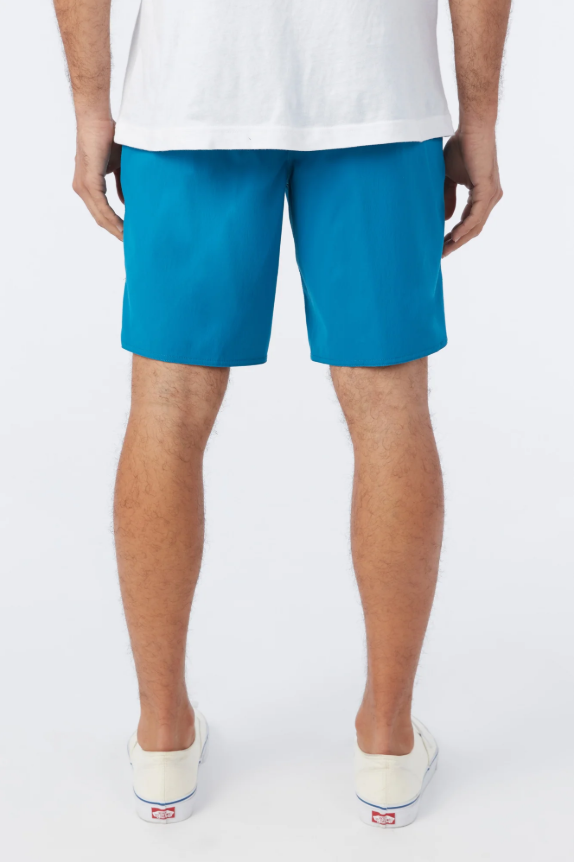 Traveler Camino 18inch Hybrid Short