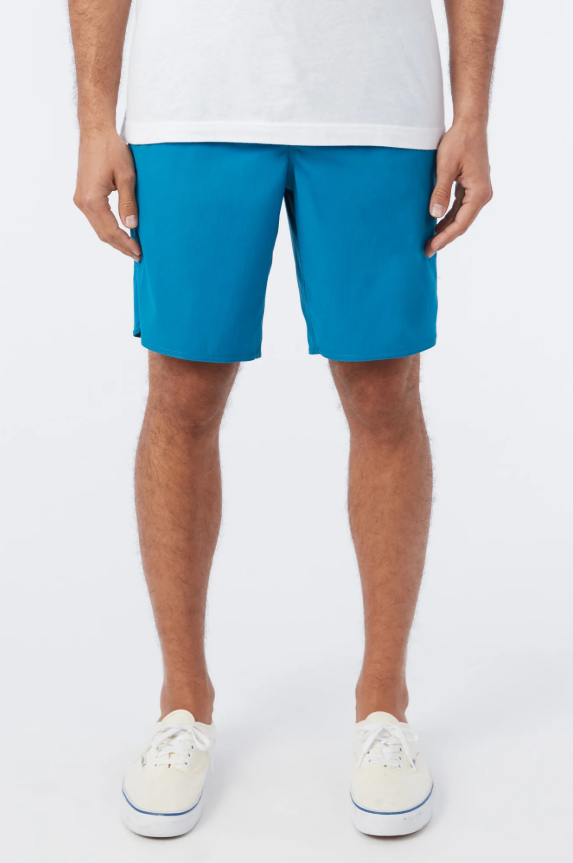 Traveler Camino 18inch Hybrid Short
