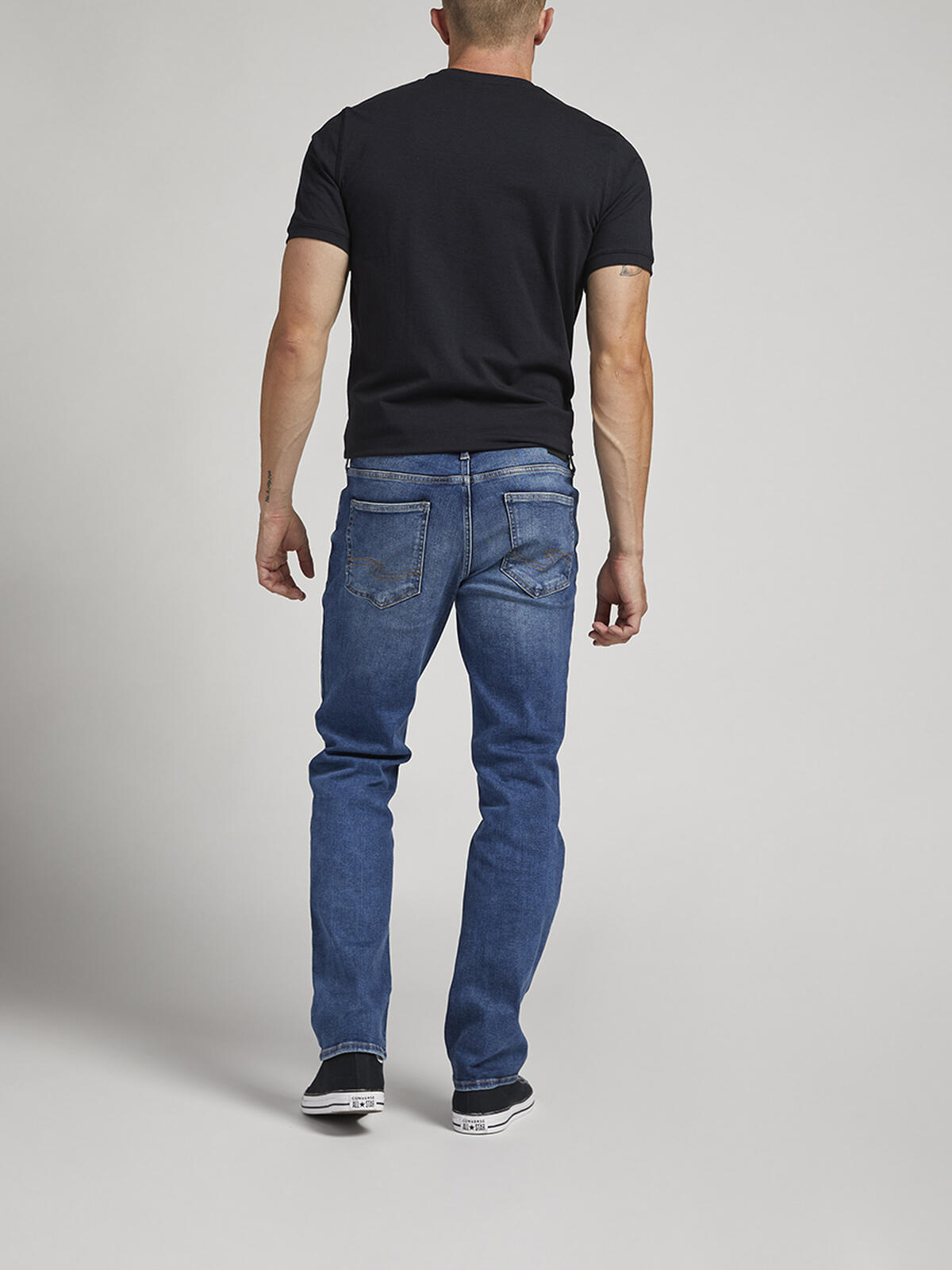 .Infinite Fit Relaxed Straight Leg