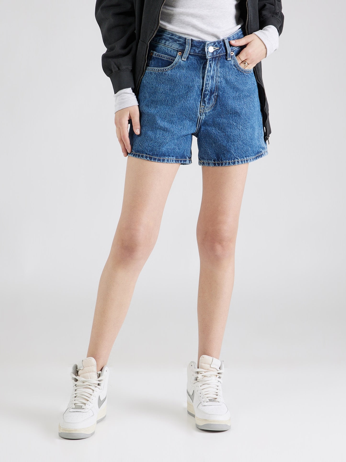 Nora Shorts