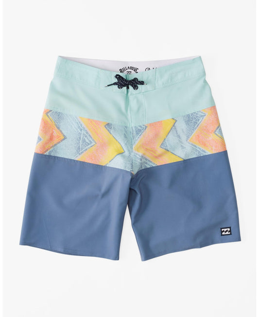 .Tribong Pro Short