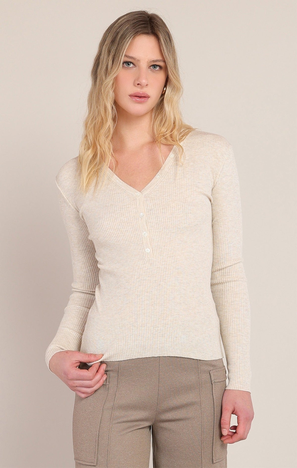 Dex ribbed sweater top in cream heather with V-neck and button placket detail