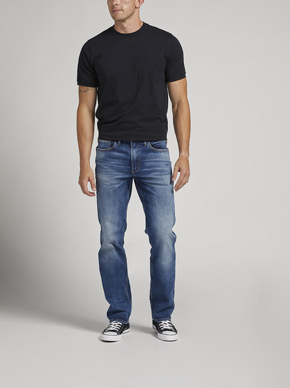 .Infinite Fit Relaxed Straight Leg