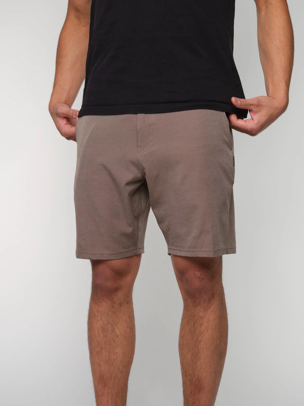 .Reserve Light Check 19" Hybrid Short